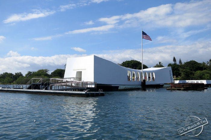 USS Arizona Memoral in Pearl Harbor of Honolulu on Oahu, Hawaii USS Arizona Memoral in Pearl Harbor of Honolulu on Oahu, Hawaii