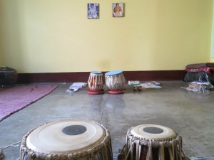 Awaiting the Arrival of the Guru in Kolkata Awaiting the Arrival of the Guru in Kolkata