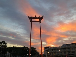 Sunset at the Giant Swing, Sao Ching Cha in Bangkok Sunset at the Giant Swing, Sao Ching Cha in Bangkok