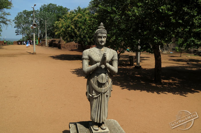 Statue of King Devanampiyatissa in Mihintale, Sri Lanka Statue of King Devanampiyatissa in Mihintale, Sri Lanka